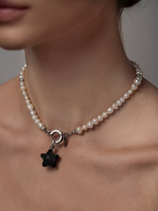 Pendant "Noir Sugar Star" hovered
