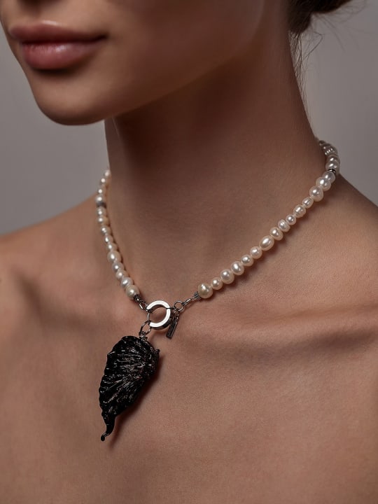 Pendant "Velvet Wing" hovered