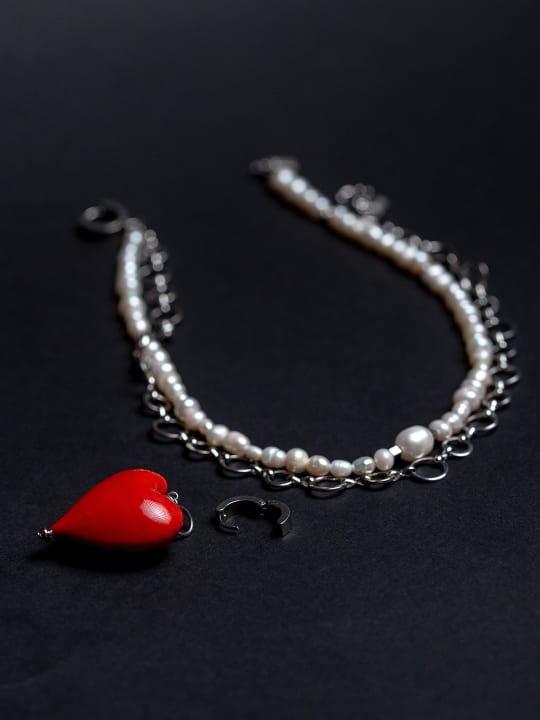Necklace "Crimson Desire" hovered