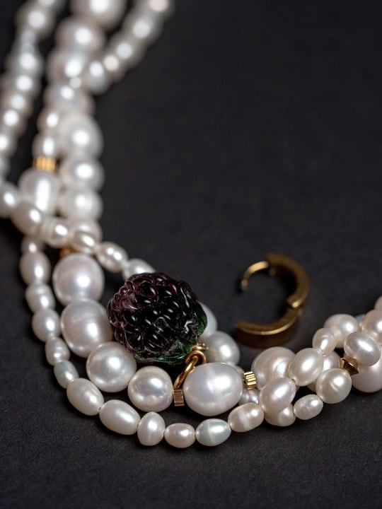 Necklace "Dark Bloom" hovered