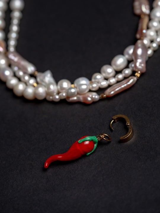 Necklace "Gilded Spice" hovered