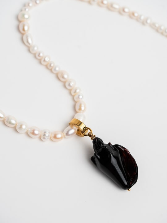 Pendant "Black Shell" hovered