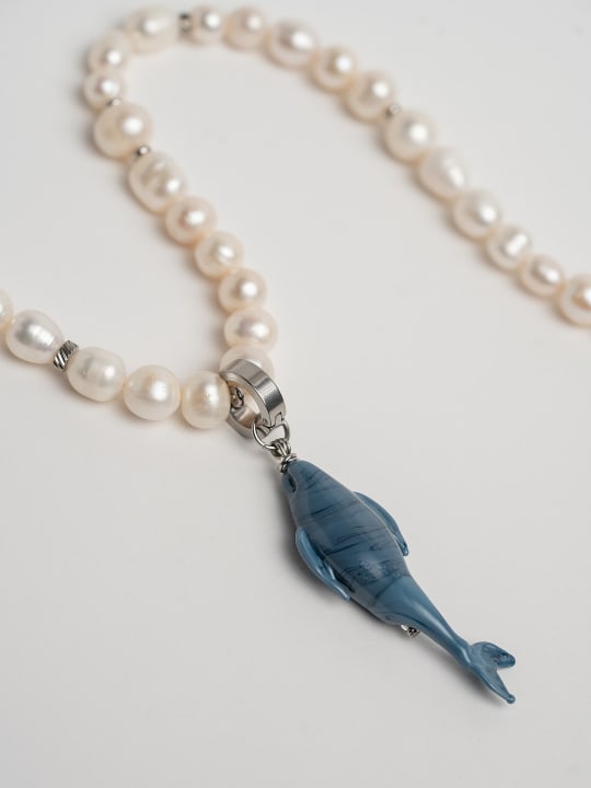 Pendant Blue Whale" hovered