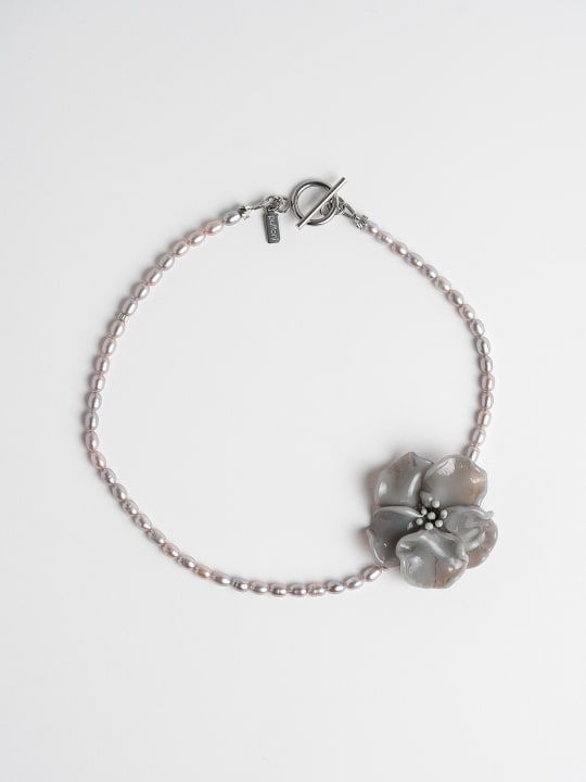 Choker “Grey Blossom” primary