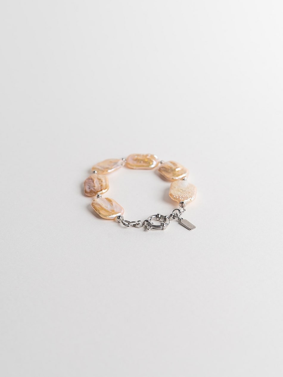Baroque Pearl Bracelet “Pale Rhythm” image 4