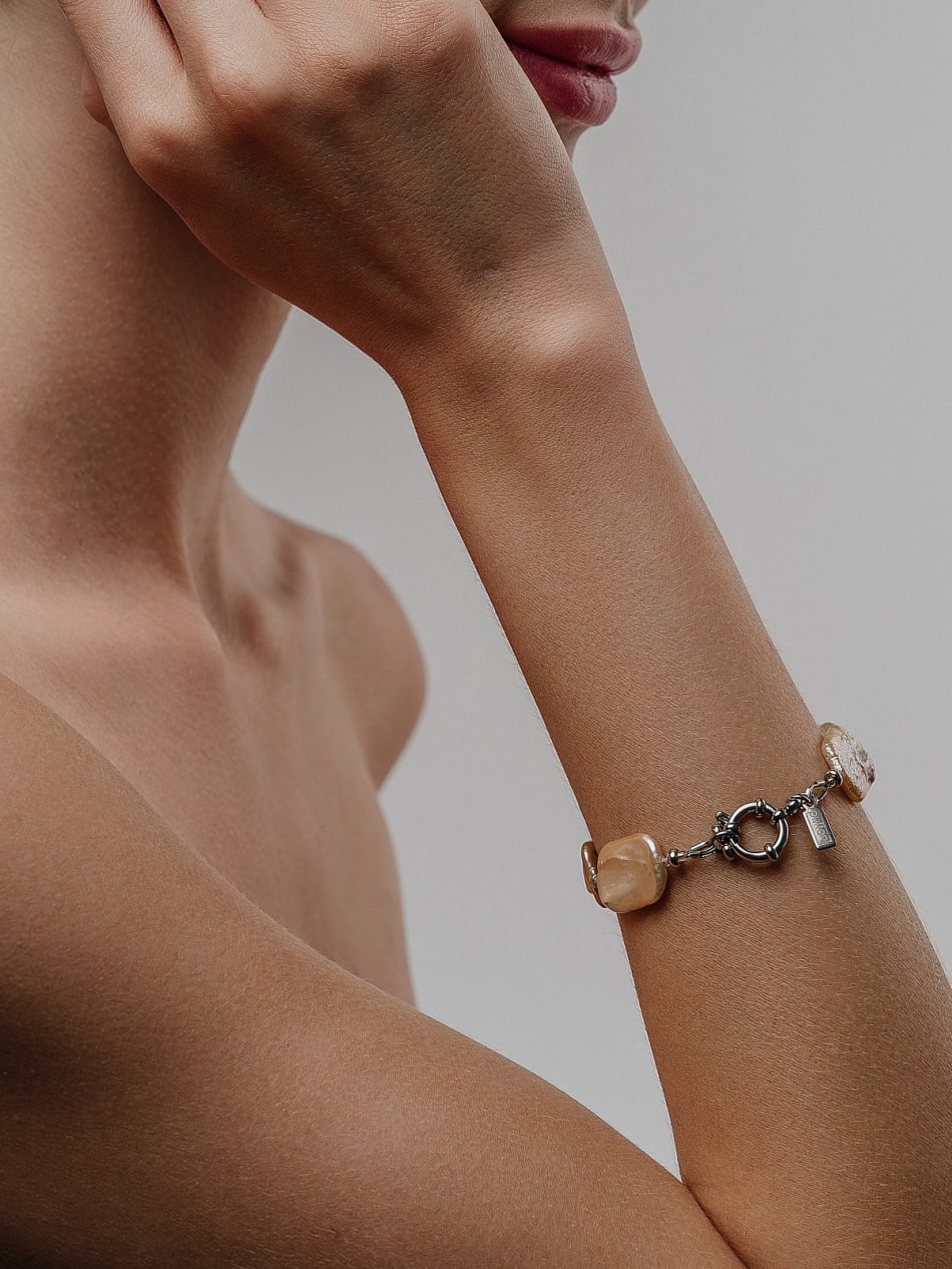 Baroque Pearl Bracelet “Pale Rhythm” image 3