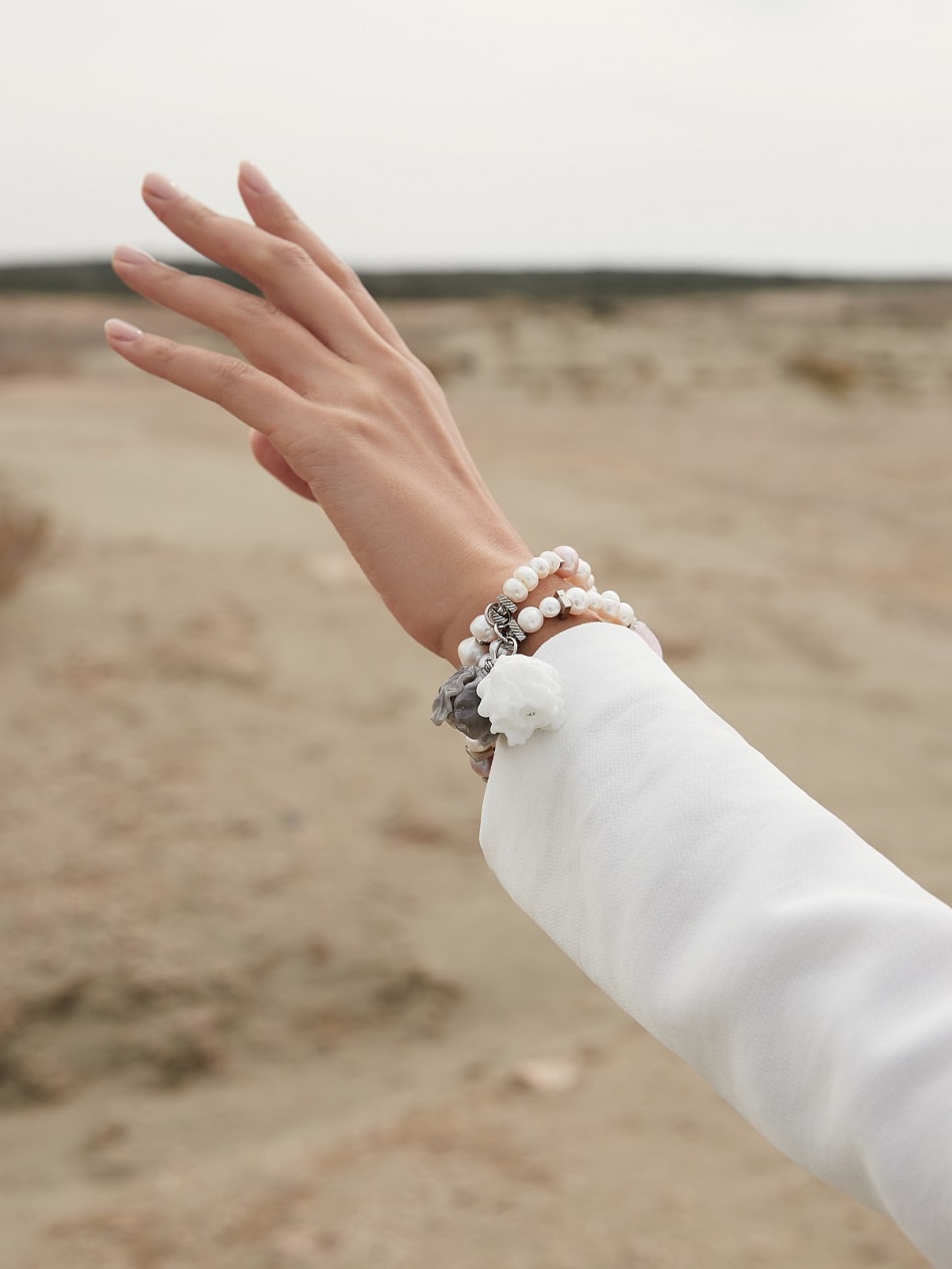Bracelet "Peony night" image 6