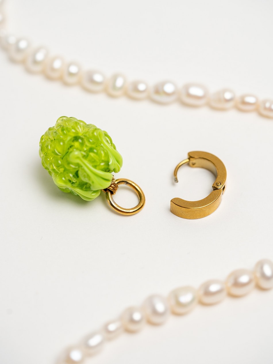 Pendant "Emerald Raspberry " image 4