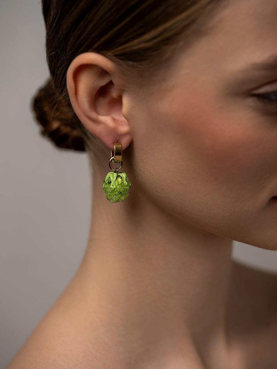 Earring "Emerald Raspberry" image 3