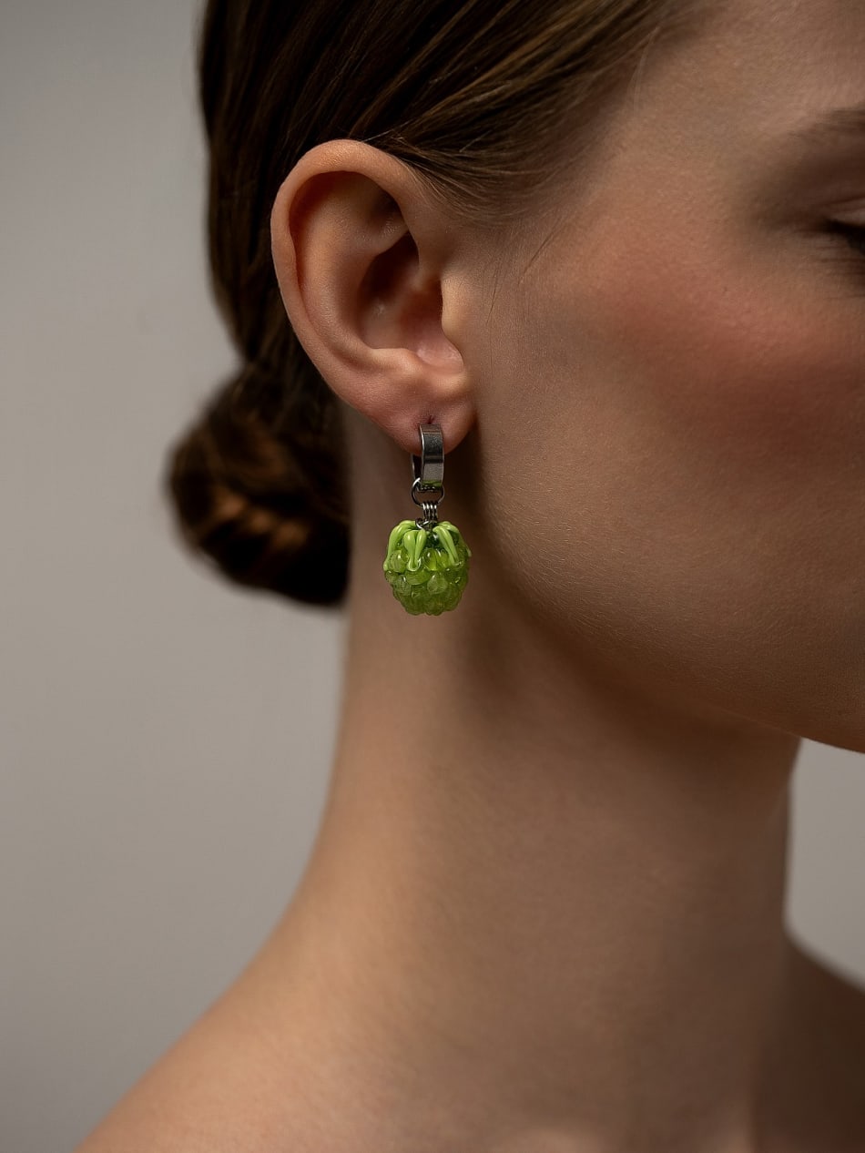 Earring "Emerald Raspberry" image 3