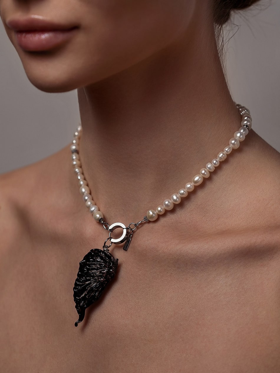Pendant "Velvet Wing" image 2