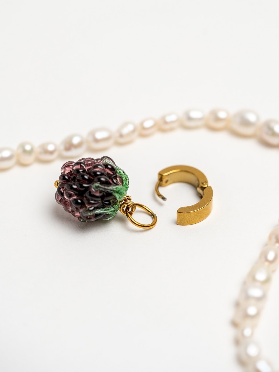 Necklace "Dark Bloom" image 4