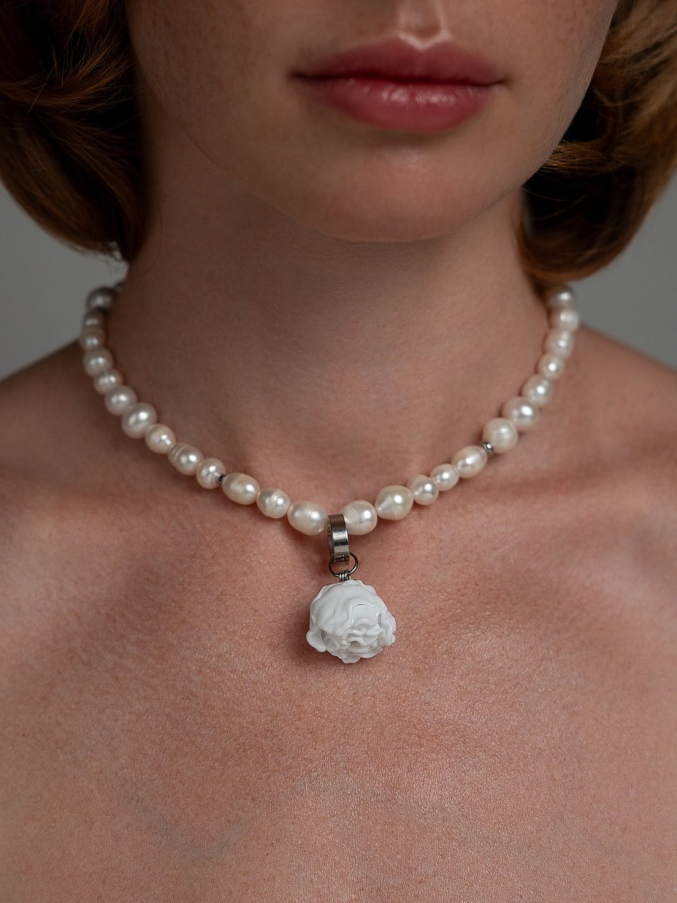 Pendant "Pearl Peony" image 3