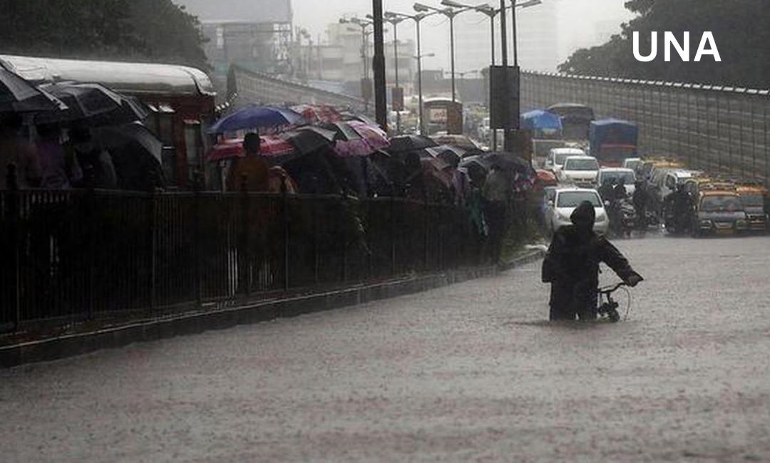 मुंबई में मूसलाधार बारिश: भूस्खलन से दो की मौत, आईएमडी ने जारी किया रेड अलर्ट