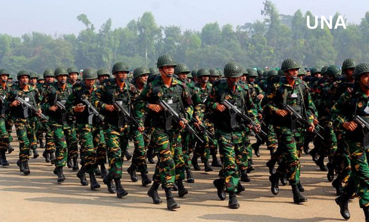 बांग्लादेश: शेख हसीना पर फैसला आने से पहले सुरक्षा कड़ी, गोली मारने के आदेश जारी बांग्लादेश: शेख हसीना पर फैसला आने से पहले सुरक्षा कड़ी, गोली मारने के आदेश जारी