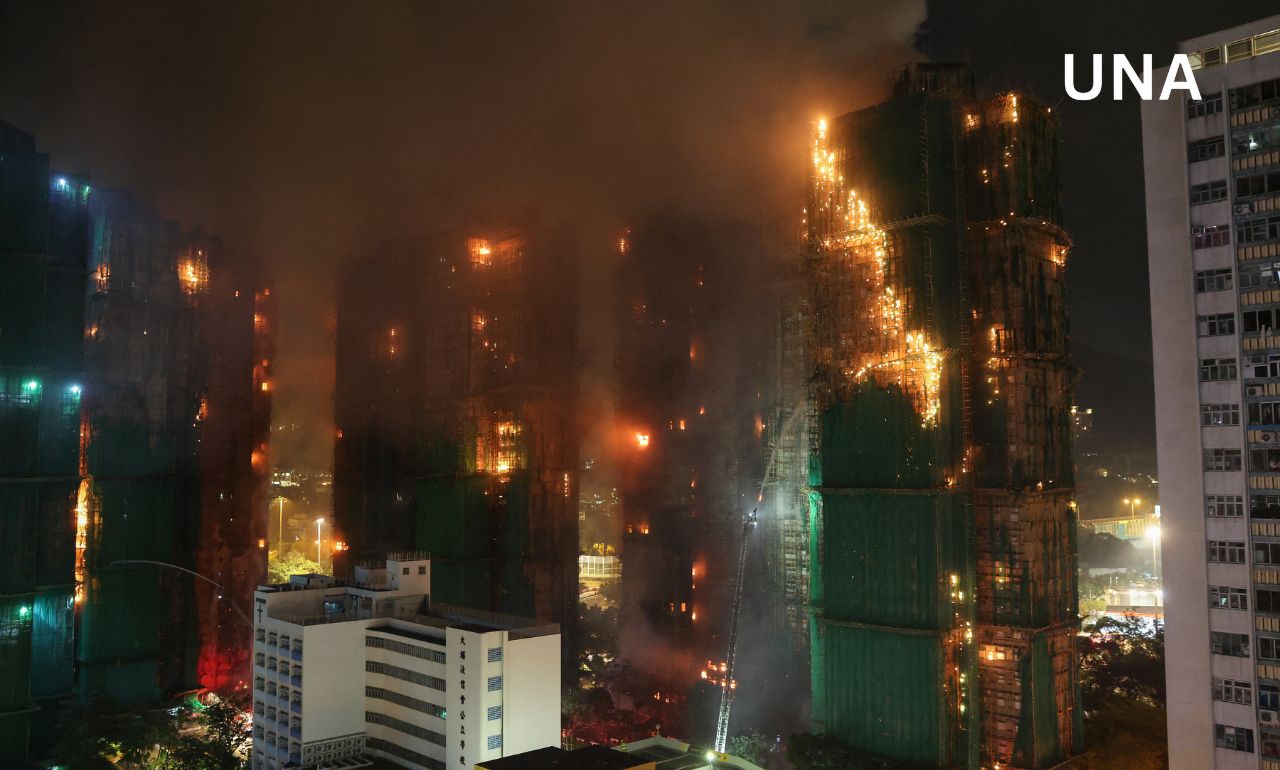 हांगकांग में आग से 7 ऊंची इमारतें प्रभावित, 44 की मौत, 3 गिरफ्तार