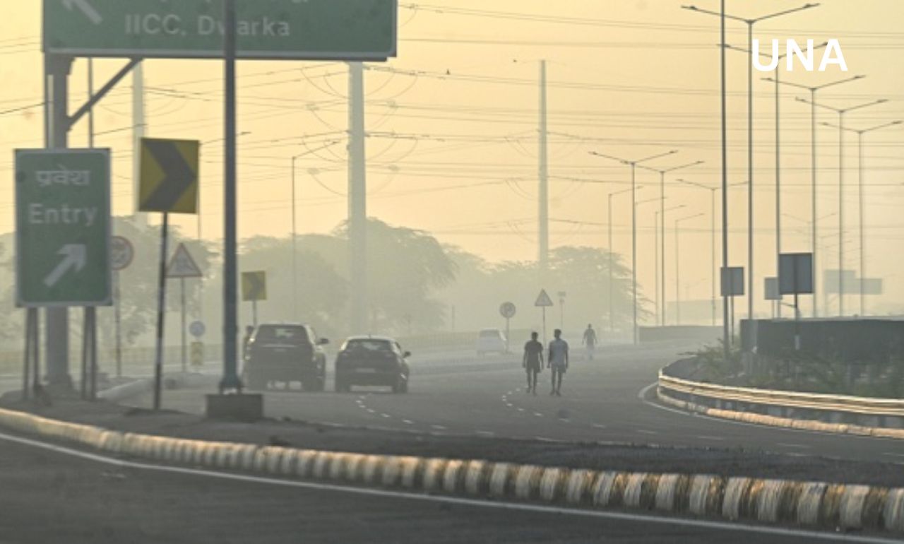 जहरीली हवा से दिल्ली बेहाल, स्वास्थ्य पर बढ़ा खतरा जहरीली हवा से दिल्ली बेहाल, स्वास्थ्य पर बढ़ा खतरा