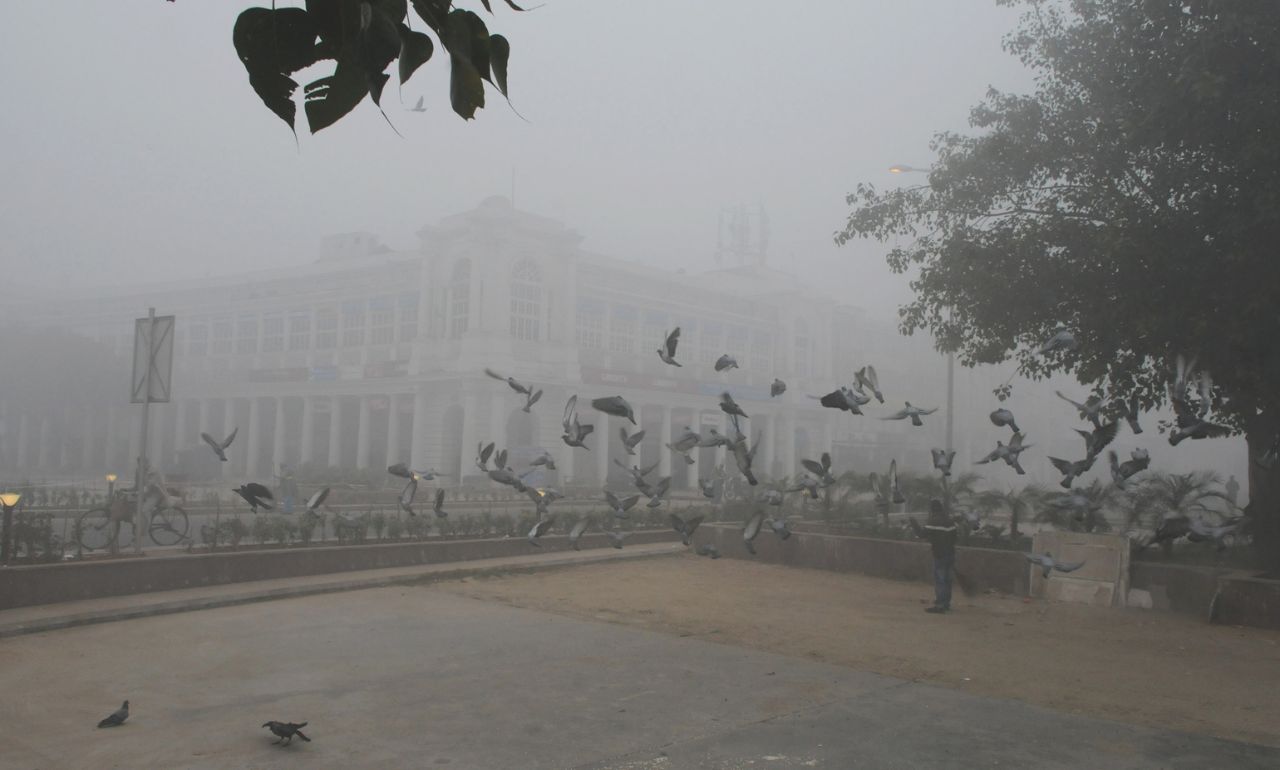 Frigid Conditions to Persist in Delhi, Winter Rain Likely on New Year’s Day