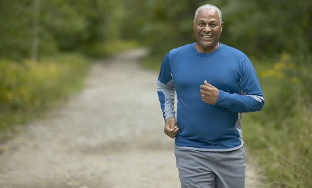 43-Year-Old Man Cuts Visceral Fat Drastically by Running 10 km Daily Here’s How He Did It