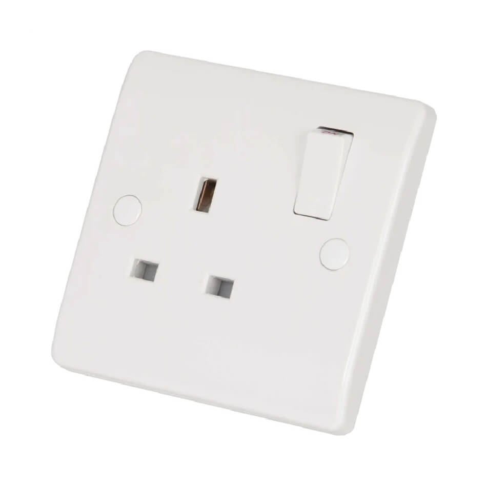 One Plug Socket 1 Gang Single 240V Plug Socket - nohma.com, off-grid electrics ⚡