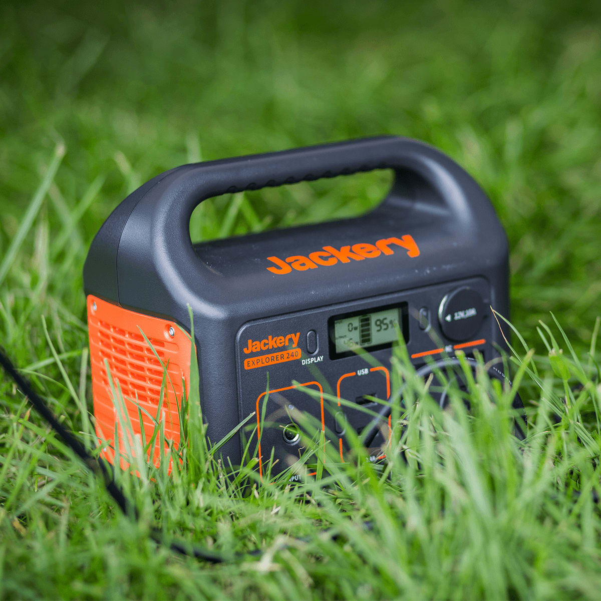 Jackery 240 Review - 240Wh portable power station - nohma.com ⚡ Jackery 240 Review - 240Wh portable power station - nohma.com ⚡