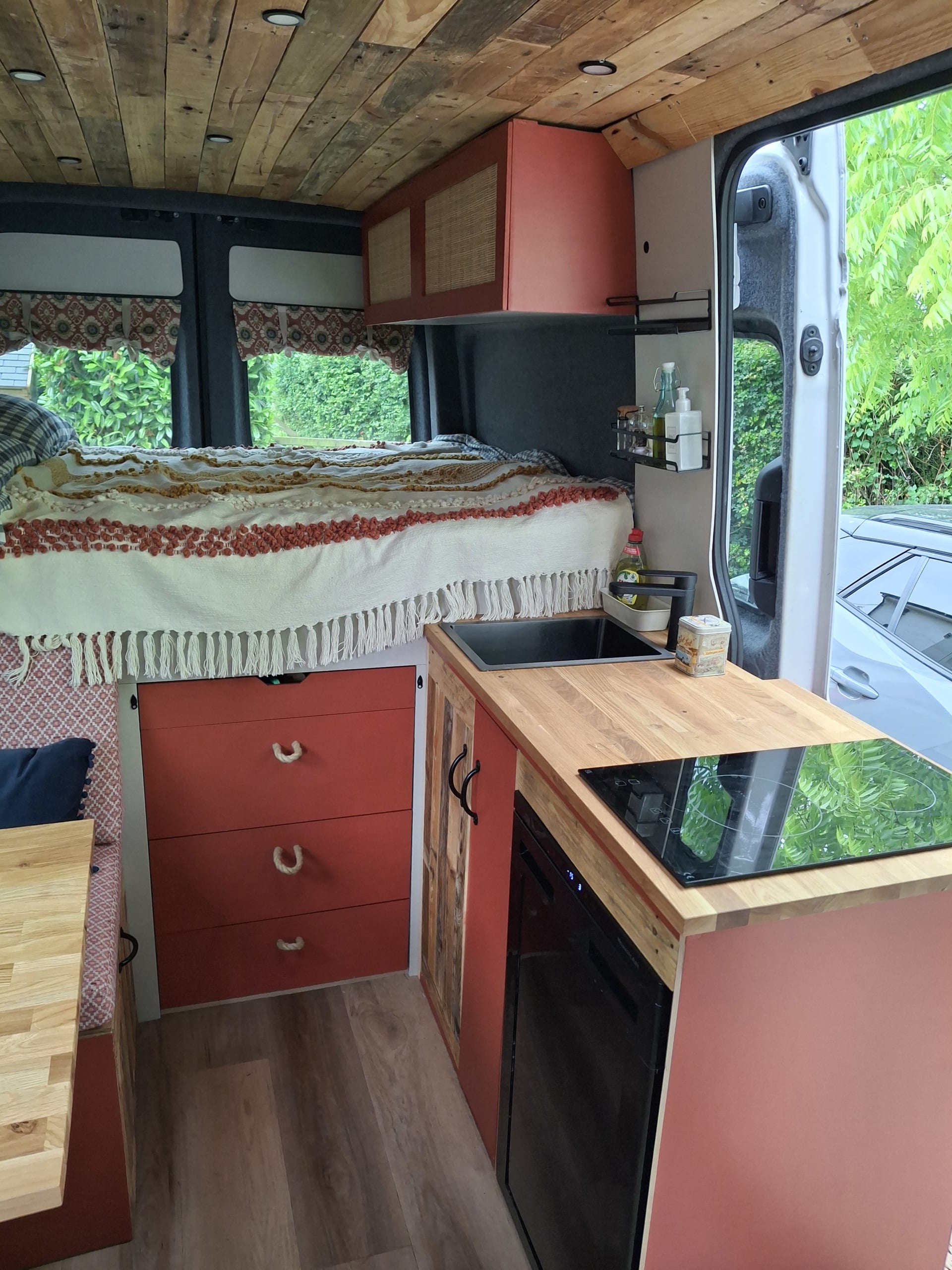 kitchen and bed in Nigel & Sharon's self converted VW Crafter