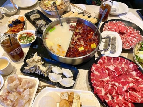 温哥华的秋天，是从第一顿火锅开始的
