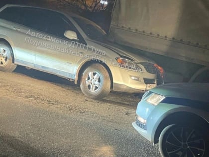 В Туле пьяный водитель пытался сбежать от ДПС и врезался в грузовик