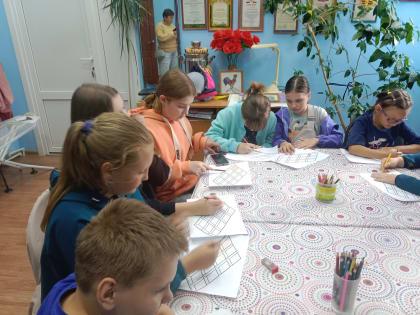 Познавательно - игровая программа  «Сладкая история»