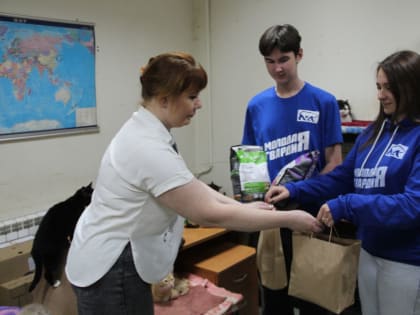 Волонтеры привезли корм и лекарства в приют для бездомных кошек в Туле