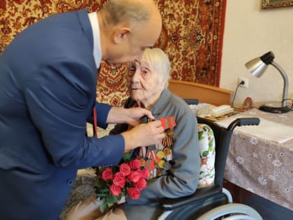 Тульским ветеранам ВОВ в День России вручили медали