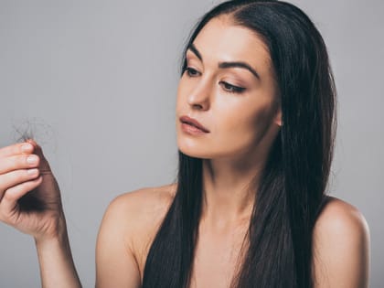 Выпадают волосы: трихолог Елена Комиссарова рассказала, в каких случаях можно остановить алопецию