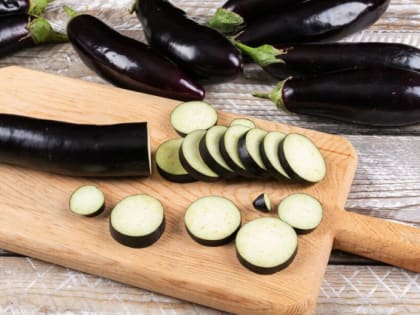 Диетологи назвали признак вредного для здоровья баклажана