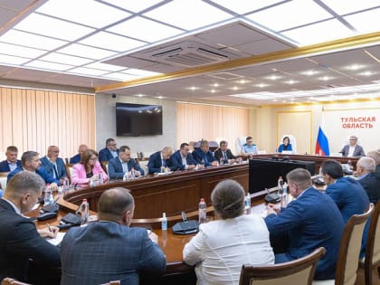 Главам тульских администраций поручили усилить контроль за исполнением контрактов