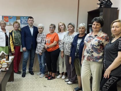 Александр Рем и члены попечительского совета фонда «За Новомосковск» встретились с активистами ТОС Заводского района: видео