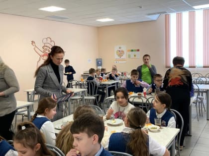 В рамках партийного проекта «Новая школа» в Туле провели мониторинг горячего питания