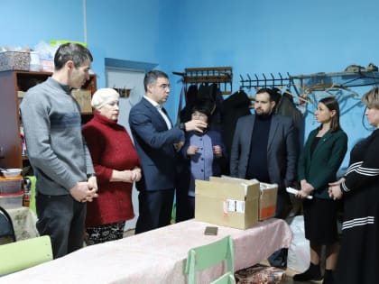 Алексей Эрк и депутаты гордумы побывали у волонтеров «Своих не бросаем»