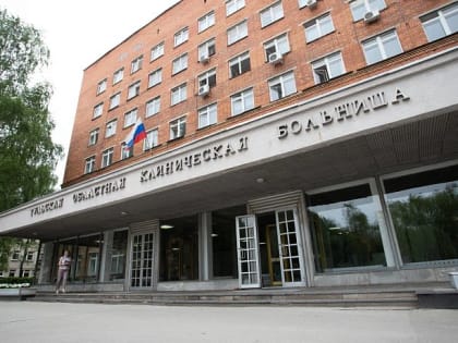 Дмитрий Марков поздравил медицинских сестер Тульской области с профессиональным праздником