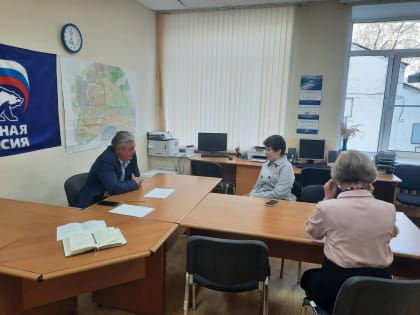 Вопросы благоустройства и реконструкции туляки адресовали депутату Дмитрию Федотову