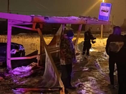Пьяный водитель разнес остановку в Туле: пострадала женщина