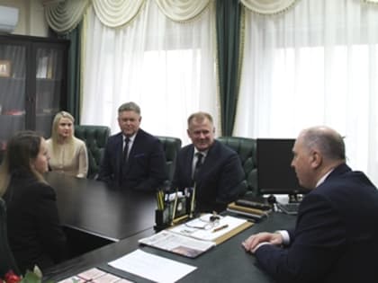 Назначенные Указом Президента РФ судьи области получили удостоверения