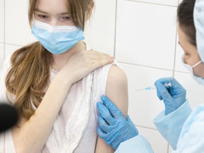 Минздрав зарегистрировал вакцину от коронавируса для детей c с шести до 11 лет