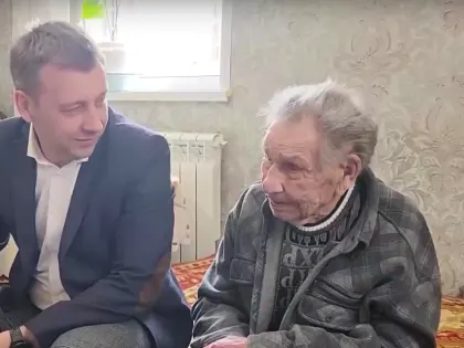 Павел Федоров поздравил алексинского ветерана со 106-м днем рождения