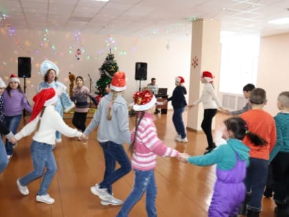 Концертно-игровая программа «Новогодний серпантин»