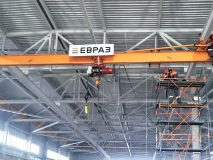На ЕВРАЗ Узловой установлены первые мостовые краны