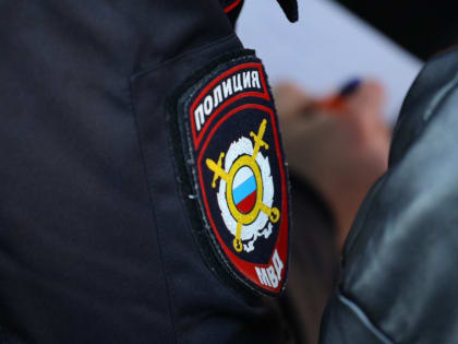 В Алексине пасынок украл банковскую карту отчима