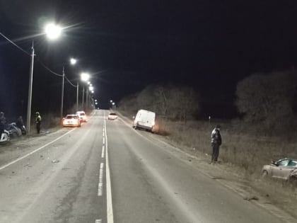 «ВАЗ» врезался в попутную иномарку на трассе в Богородицком районе