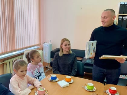 Никита Чусов принял участие в благотворительной акции «Дарите книги с любовью»