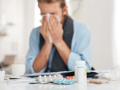 Роспотребнадзор заявил о начале тройной эпидемии гриппа, коронавируса и ОРВИ