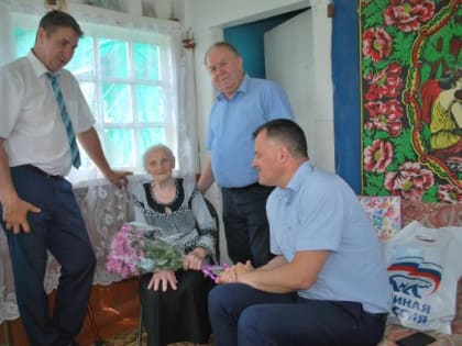 Аграфена Митрофановна Медведева сегодня встречала гостей